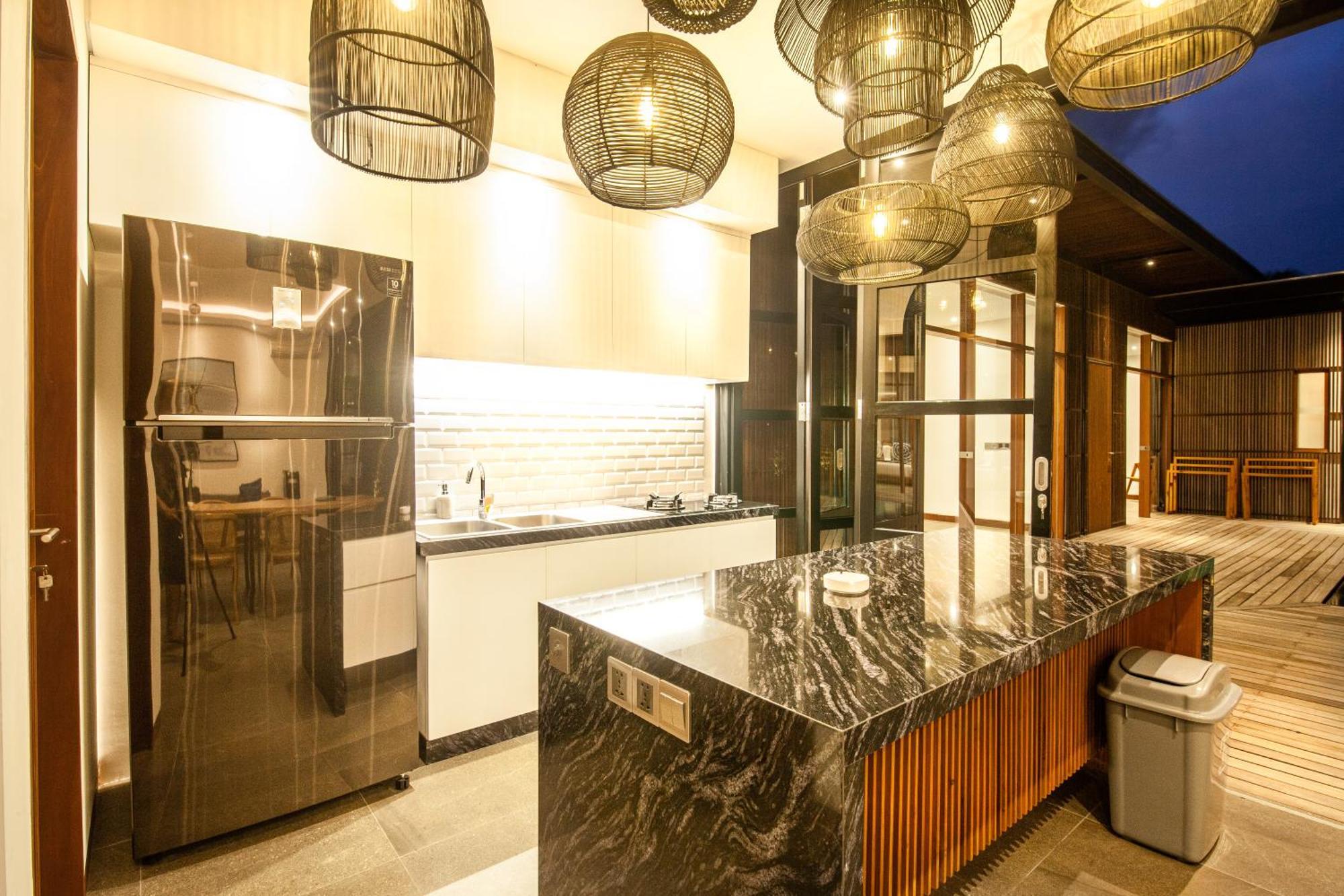 New 5Br Villa, Enclosed Lounge, Canggu Oasis ภายนอก รูปภาพ